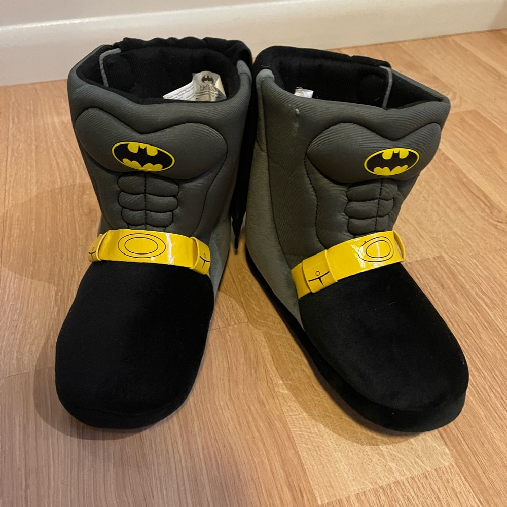 ❌SOLD❌ Kids slippers fits size 2-3